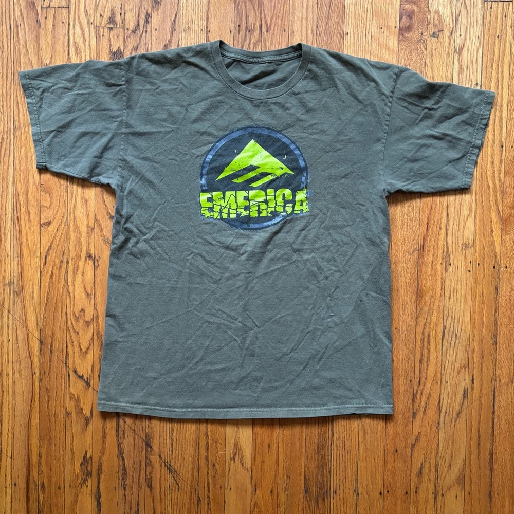 Vintage Y2K Emerica Skateboarding Chest Logo T-Shirt